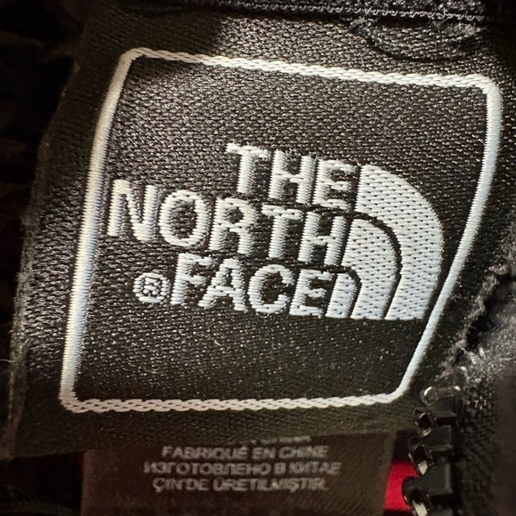 The North Face hyvent Women's red Jacket medium - Picture 7 of 7